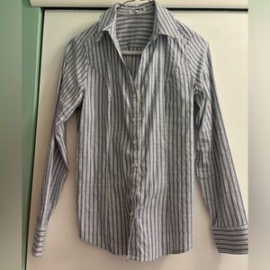 Women’s button down shirts, S